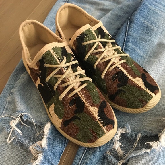 Camouflage sneakers - Picture 1 of 4